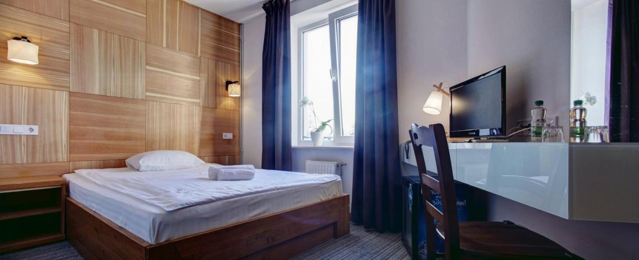Hotel Valentyna Briukhovychi Esterno foto