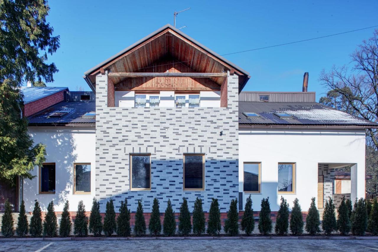 Hotel Valentyna Briukhovychi Esterno foto